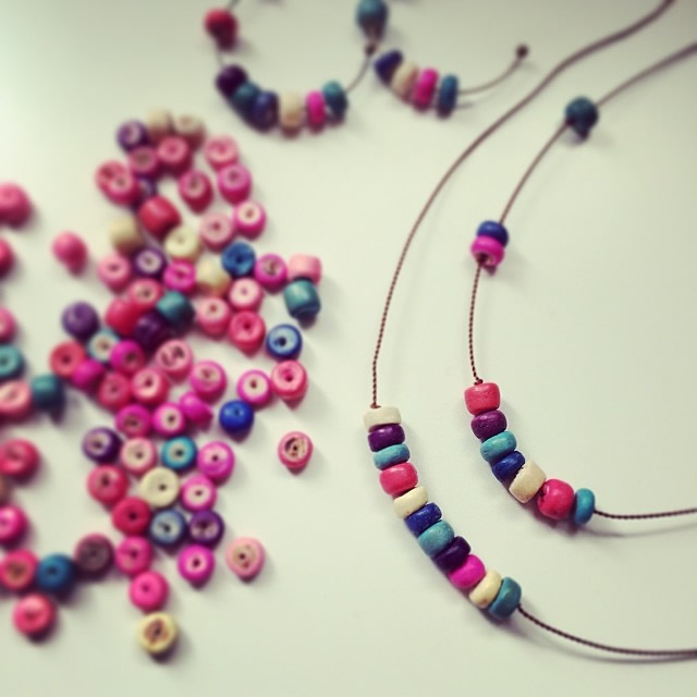 ココナッツビーズのブレスレット