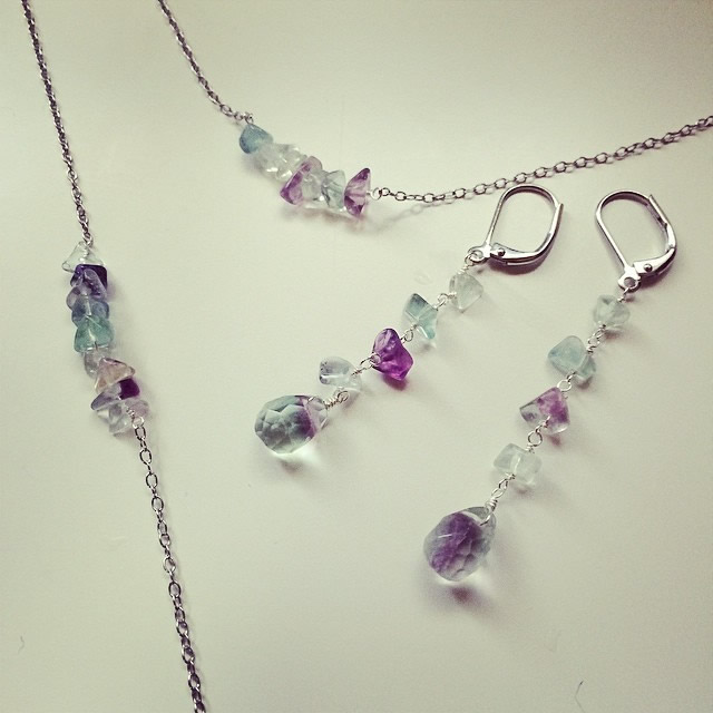 フローライトのピアス・ブレスレット